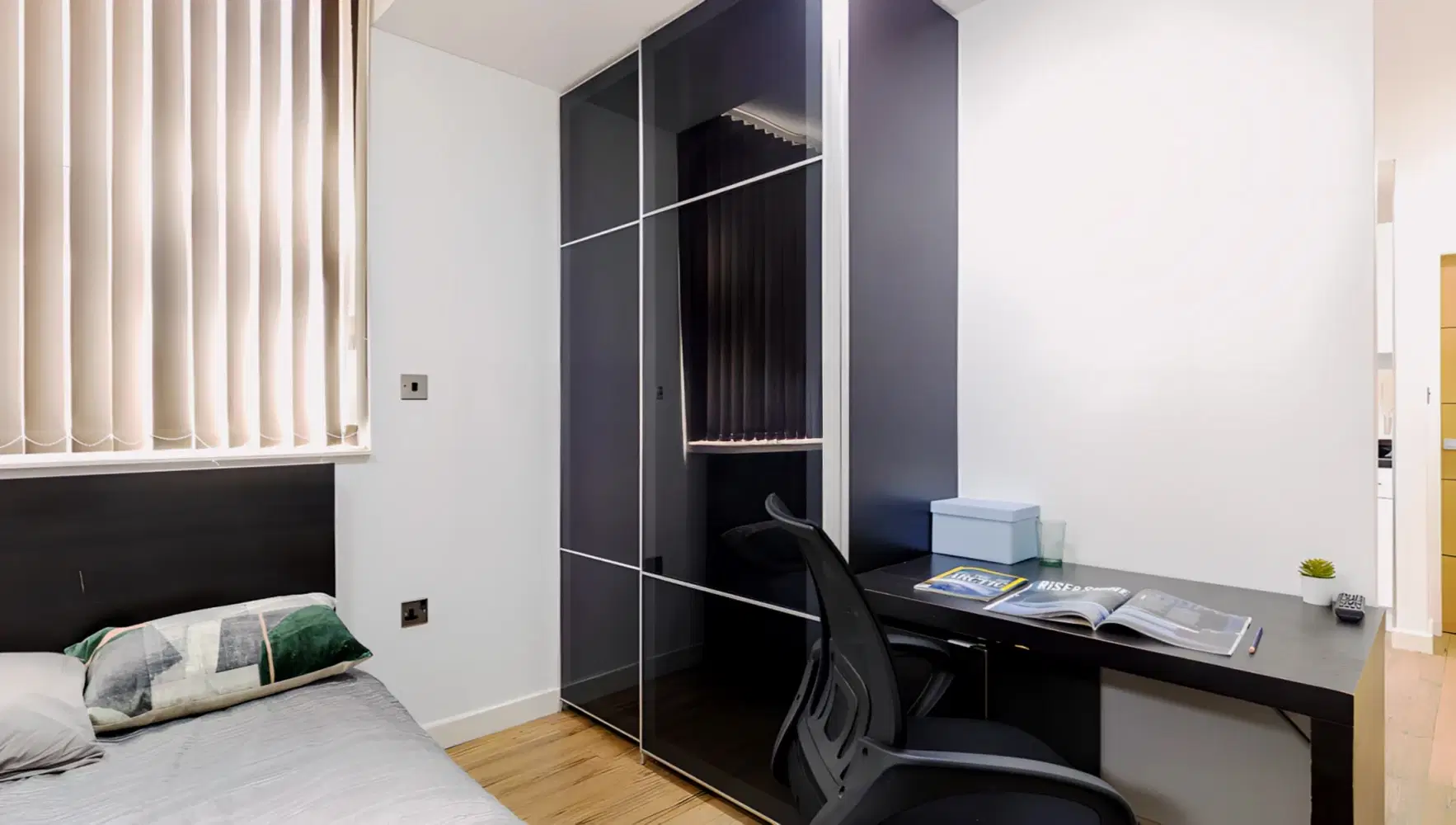 28 De Montfort Street, Leicester – Bedroom