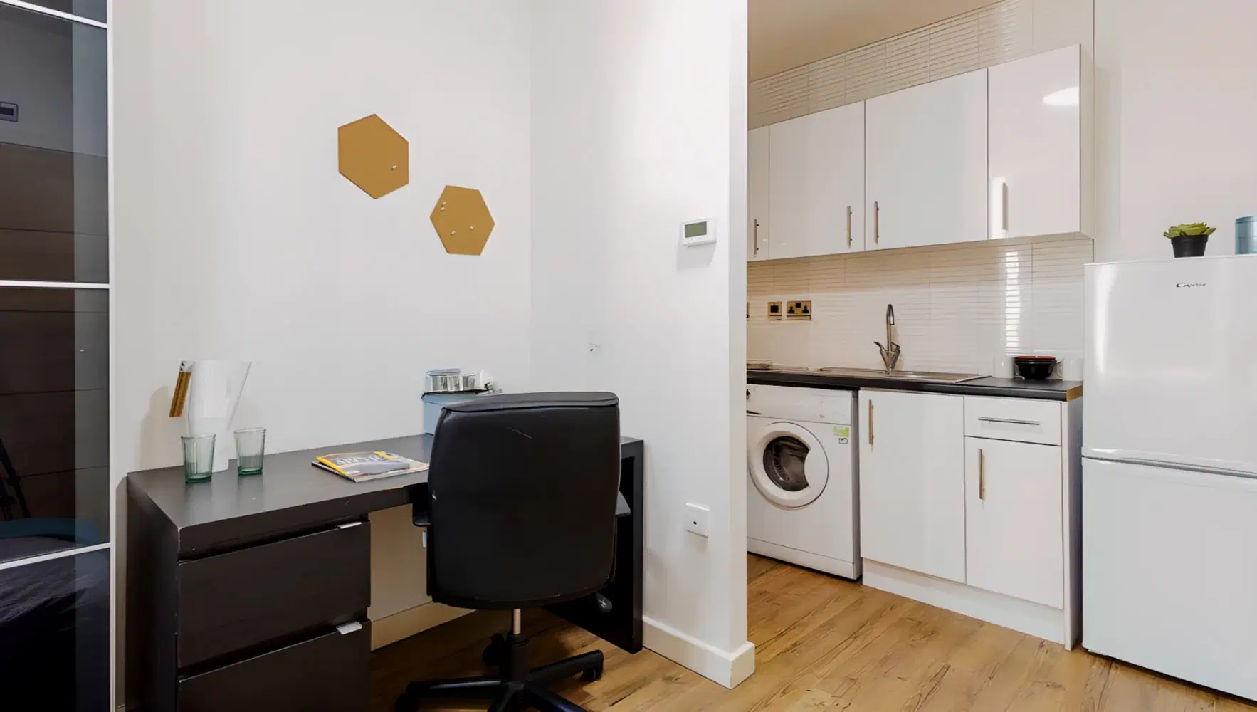 28 De Montfort Street, Leicester – Amenities