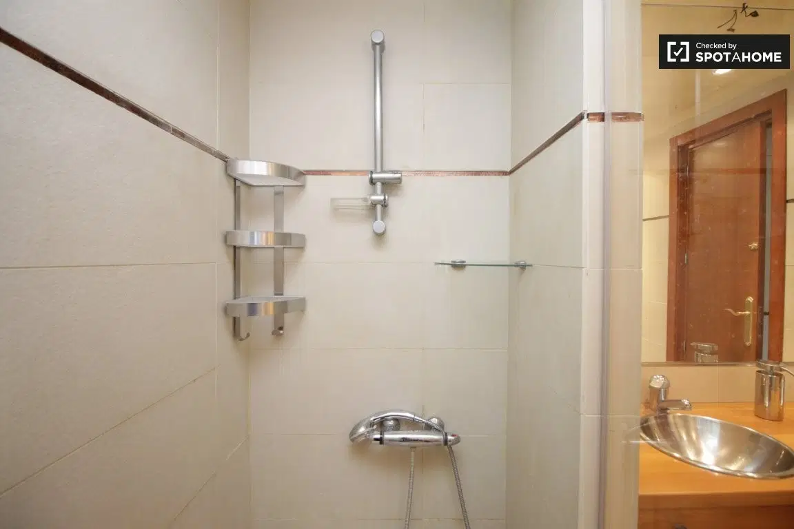Gonzalez Tablas, Barcelona – Bathroom
