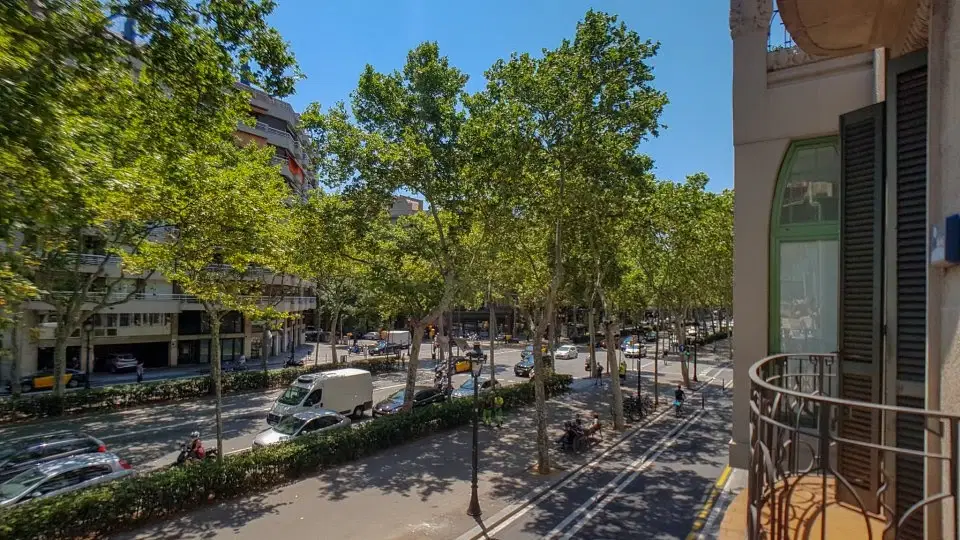 Gran Via De Les Corts Catalanes, Barcelona – Exterior