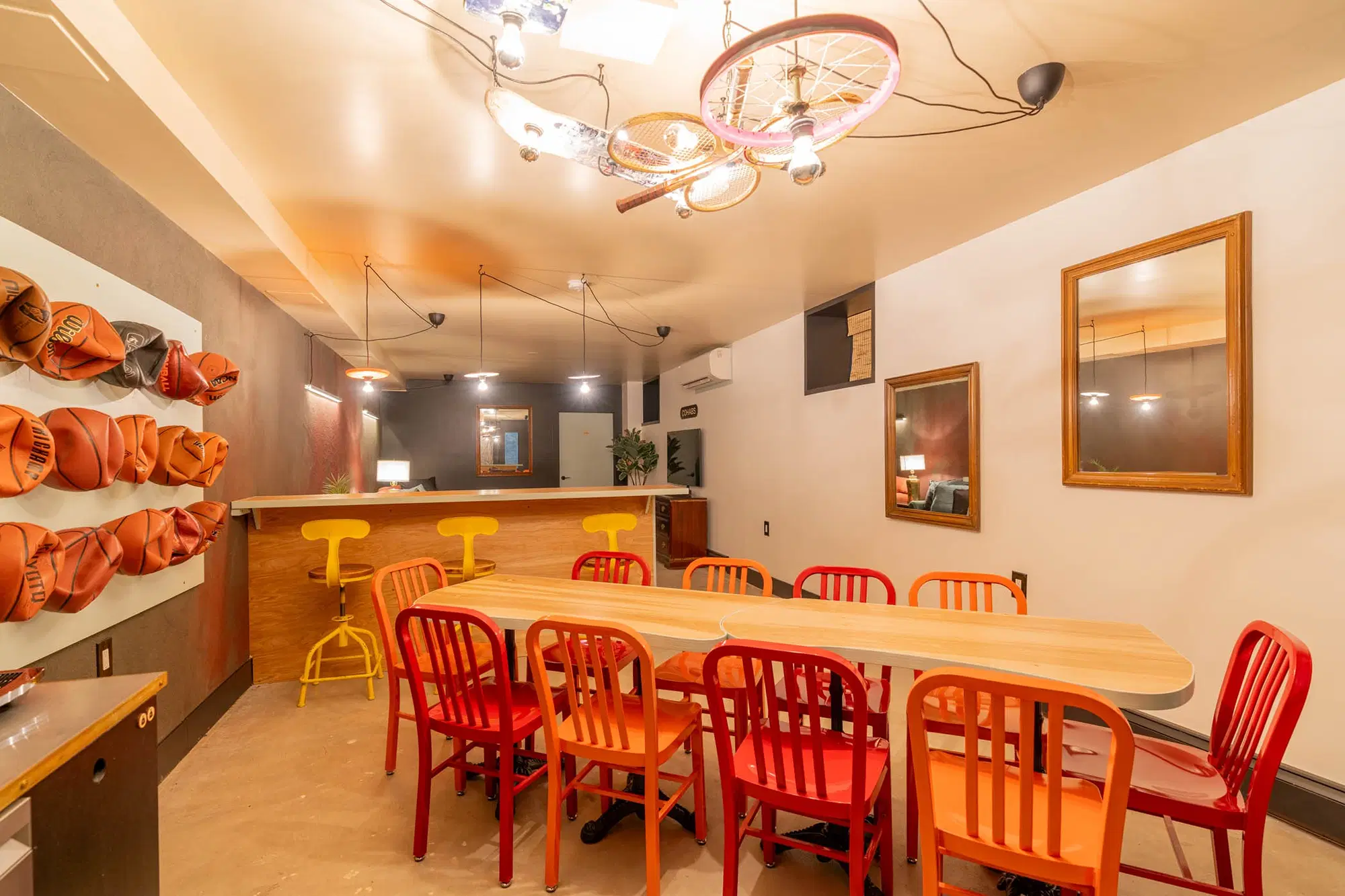 Crown 1162, New York – Common Area