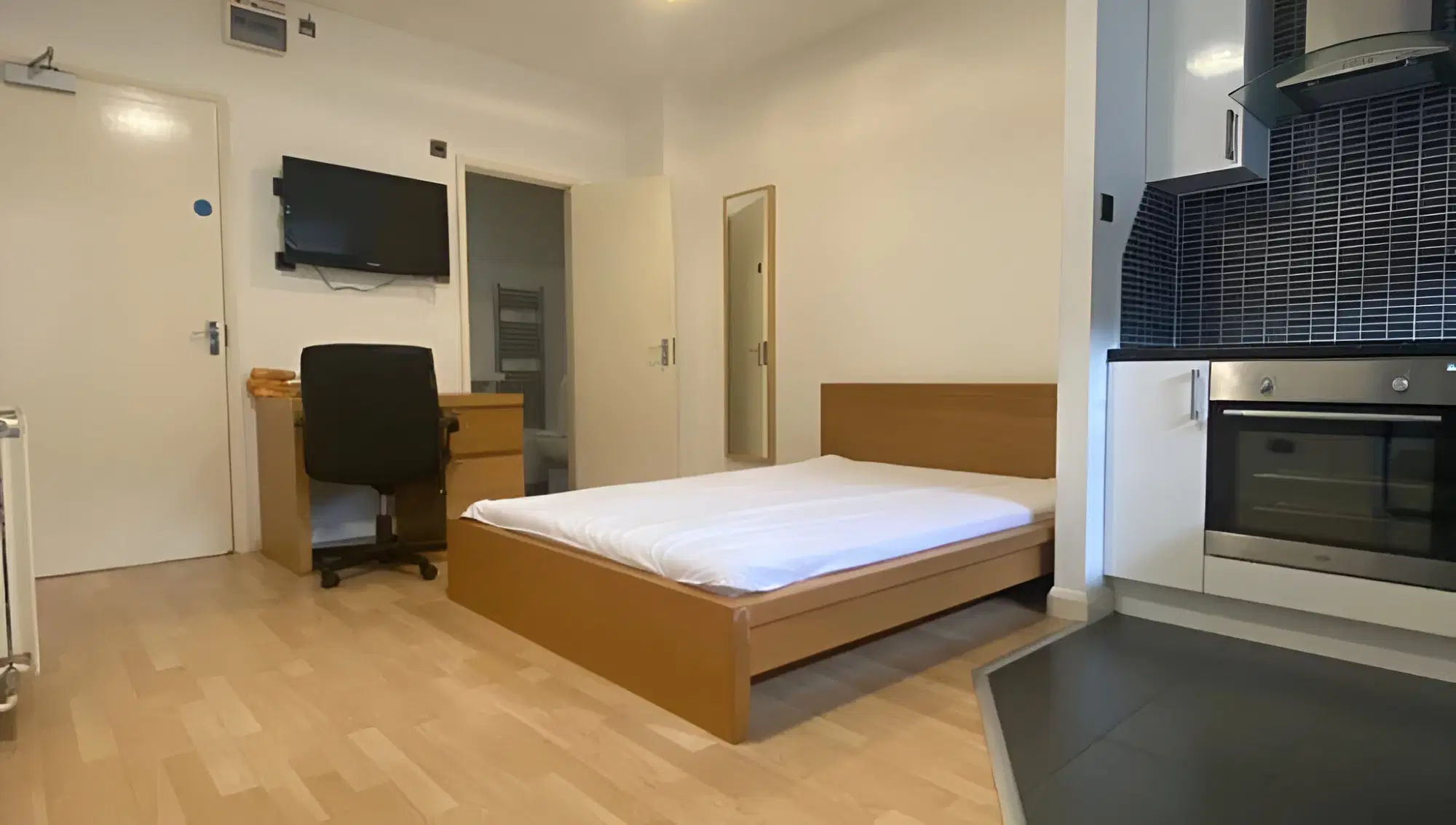 35K Western Boulevard, Leicester – Large Premier Studios