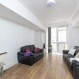 10 Albion Street, Leicester – Amenities
