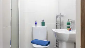 44 Wilberforce Road, Leicester – Bathroom
