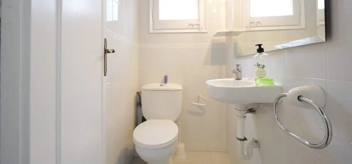 Valencia, Barcelona – Bathroom