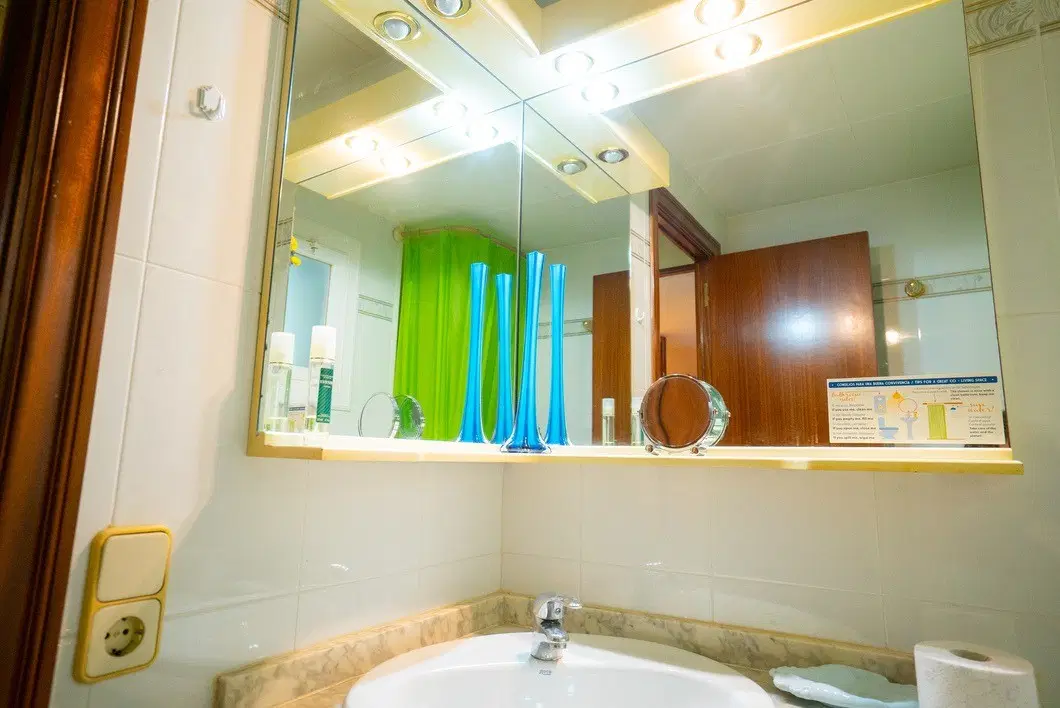 Sants, Barcelona – Bathroom
