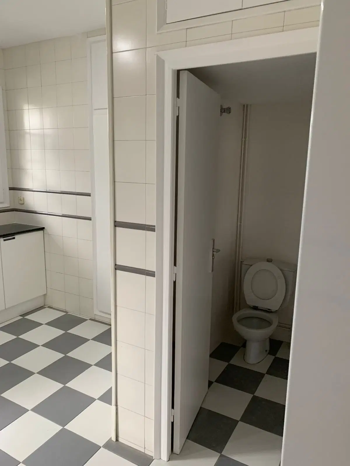 Paseo Manuel Girona, Barcelona – Bathroom
