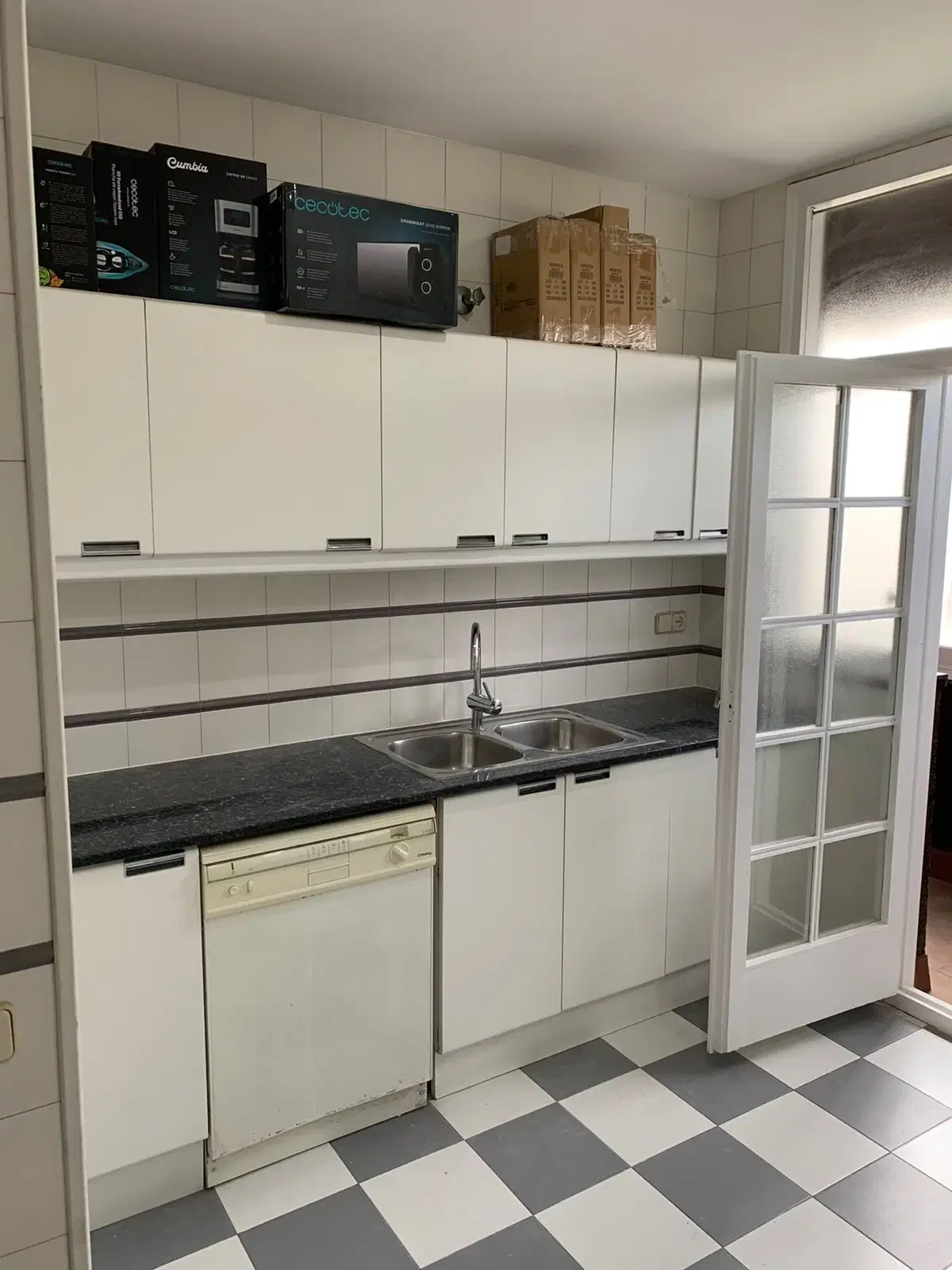 Paseo Manuel Girona, Barcelona – Kitchen