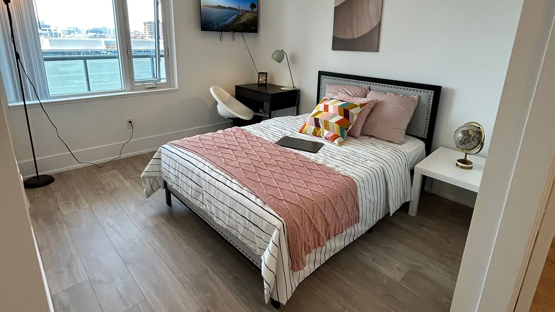 Liwinco The Well, Toronto – Master Room & Private Bathroom | ON M5V 0V5