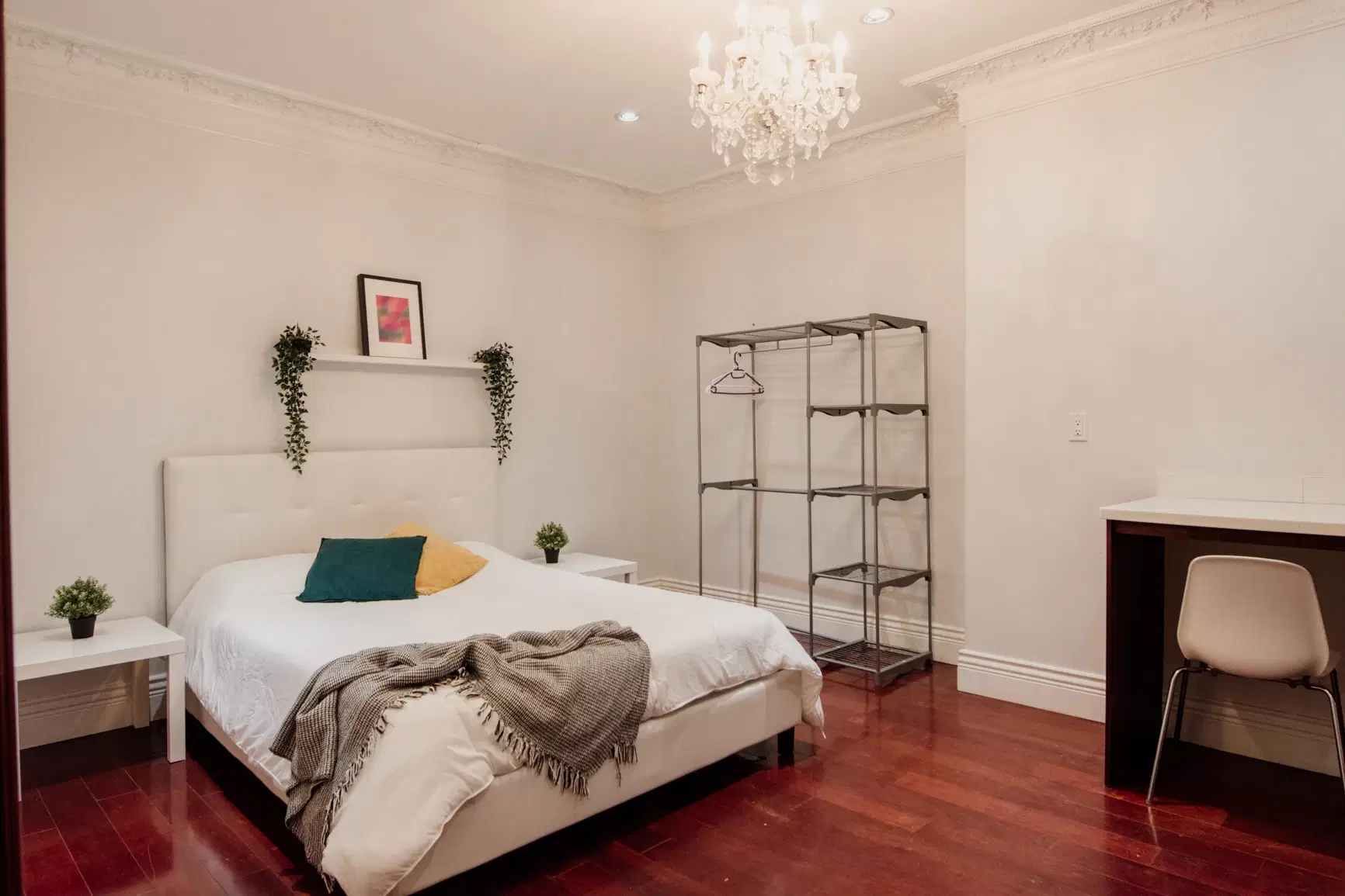 2111 W 34th Avenue, Vancouver – Genoa Master Room (12 Bed 11 Bath)