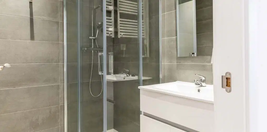 Antiga Travessera 2, Barcelona – Bathroom