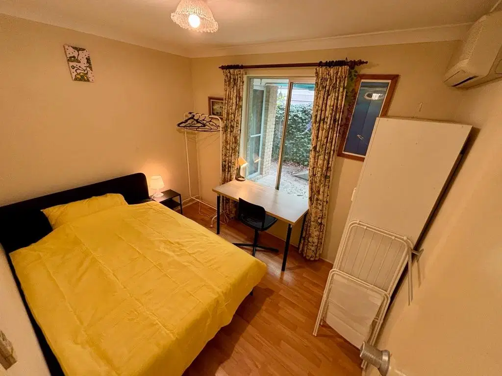 Room in a 5 Bedroom Apartment, 39 King William Street, Bayswater, City of Bayswater, 6053 – Bedroom 2