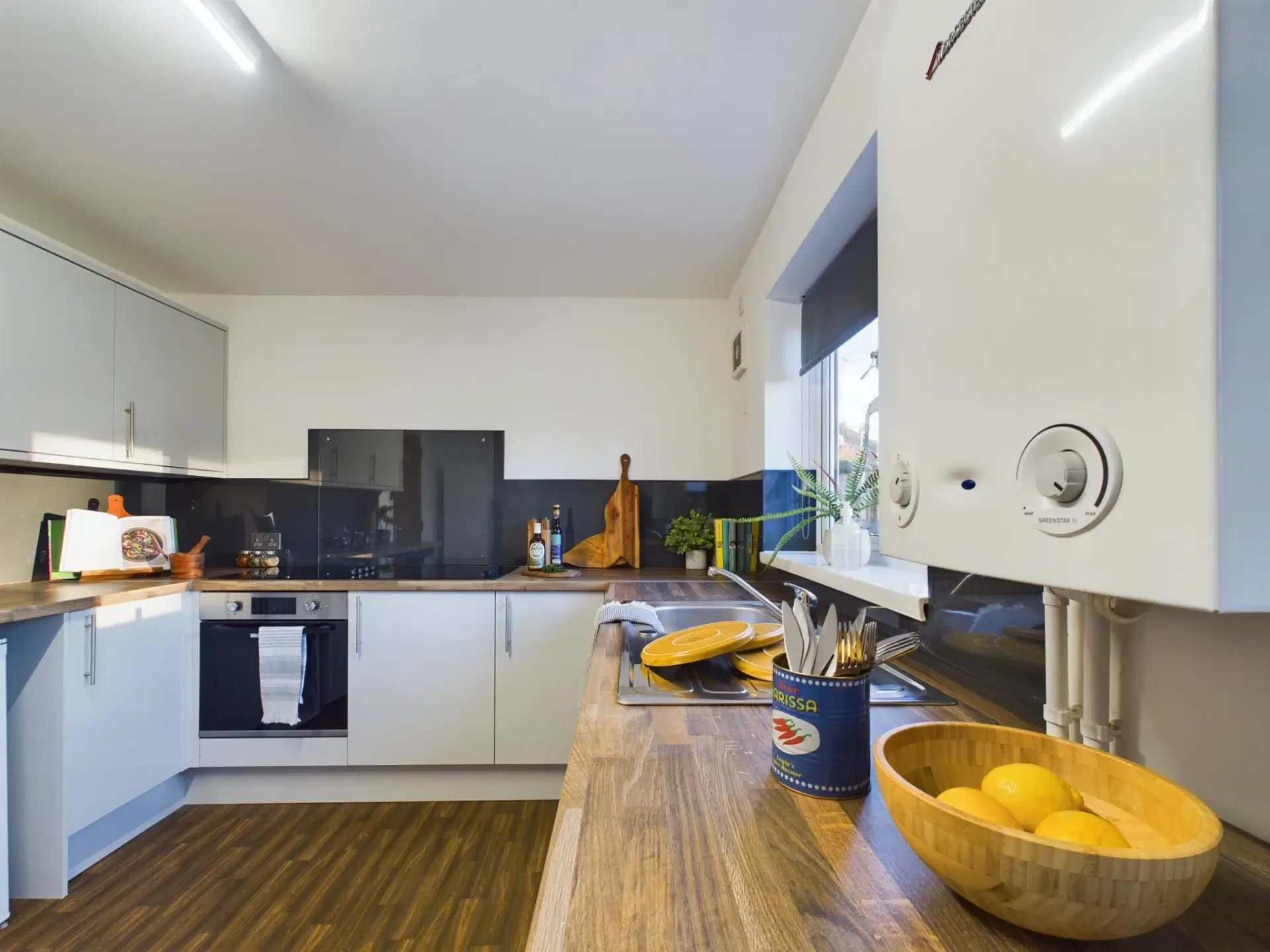 10 Brookside, Derby – Kitchen