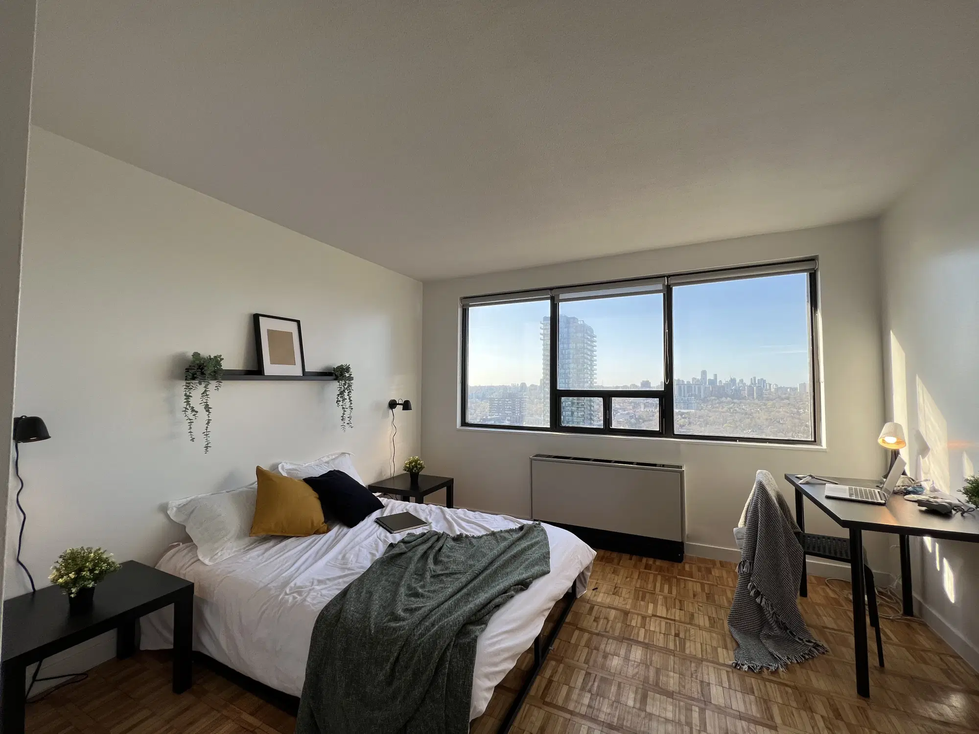 88 Bloor St E, Toronto – Indonesia Master Room (3 Bed 2 Bath)