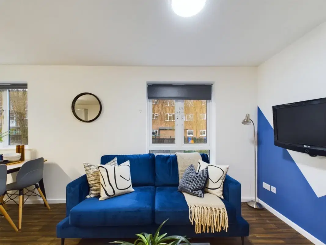 20 Brookside, Derby – Amenities