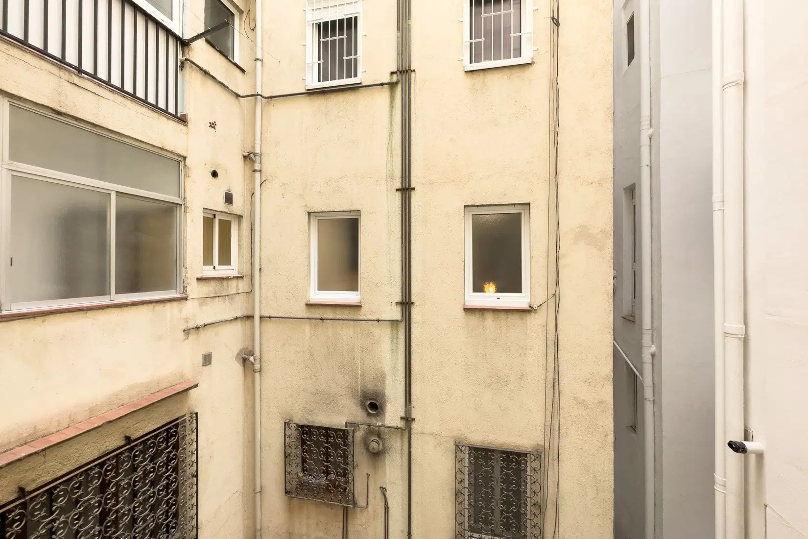 Diagonal 1, Barcelona – Exterior