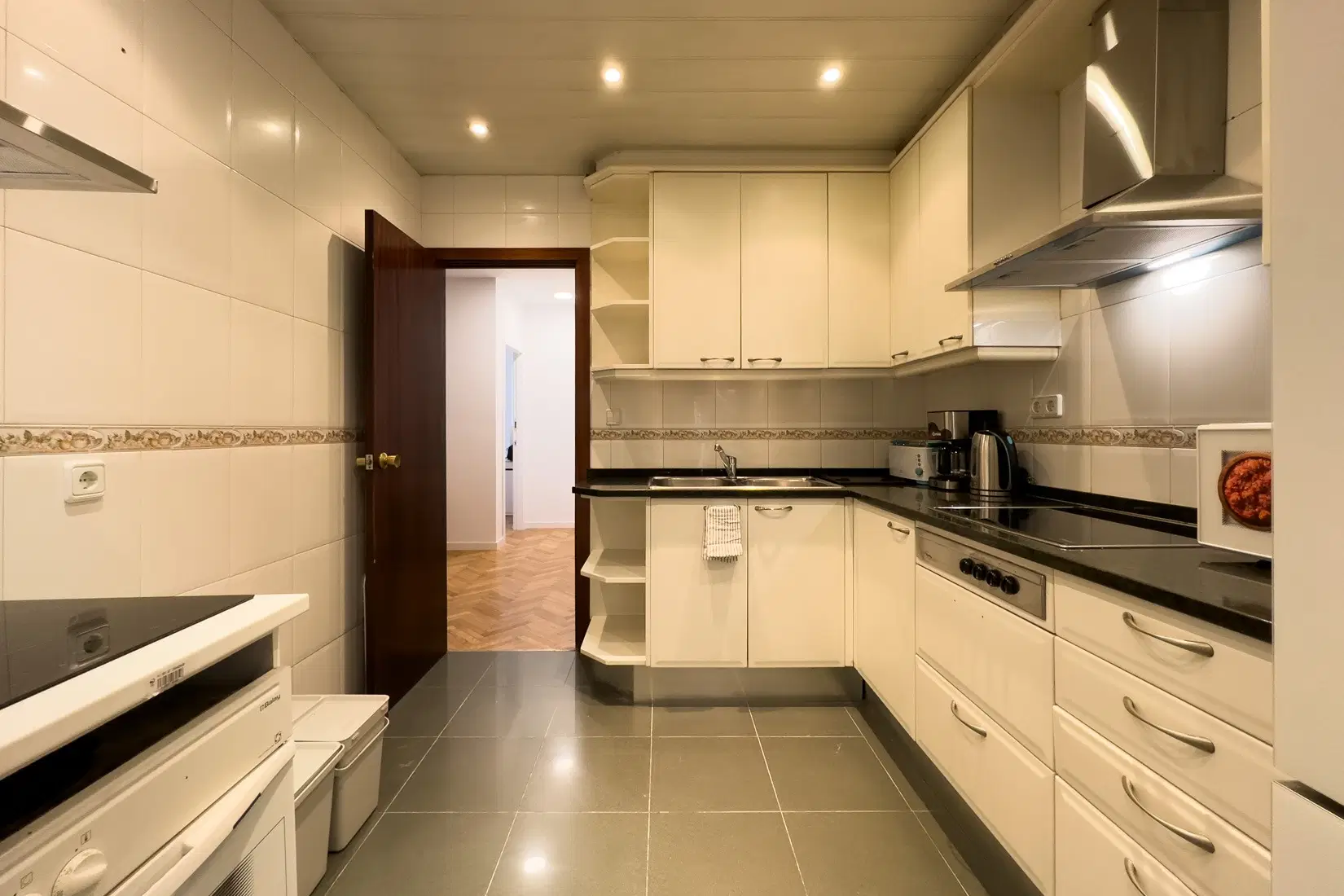 Diagonal 1, Barcelona – Kitchen