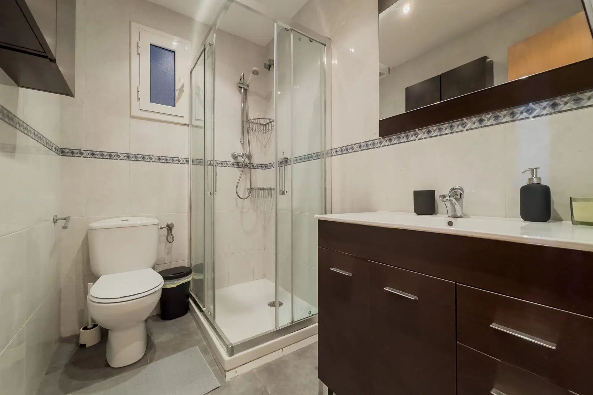 Occidente 1, Barcelona – Bathroom