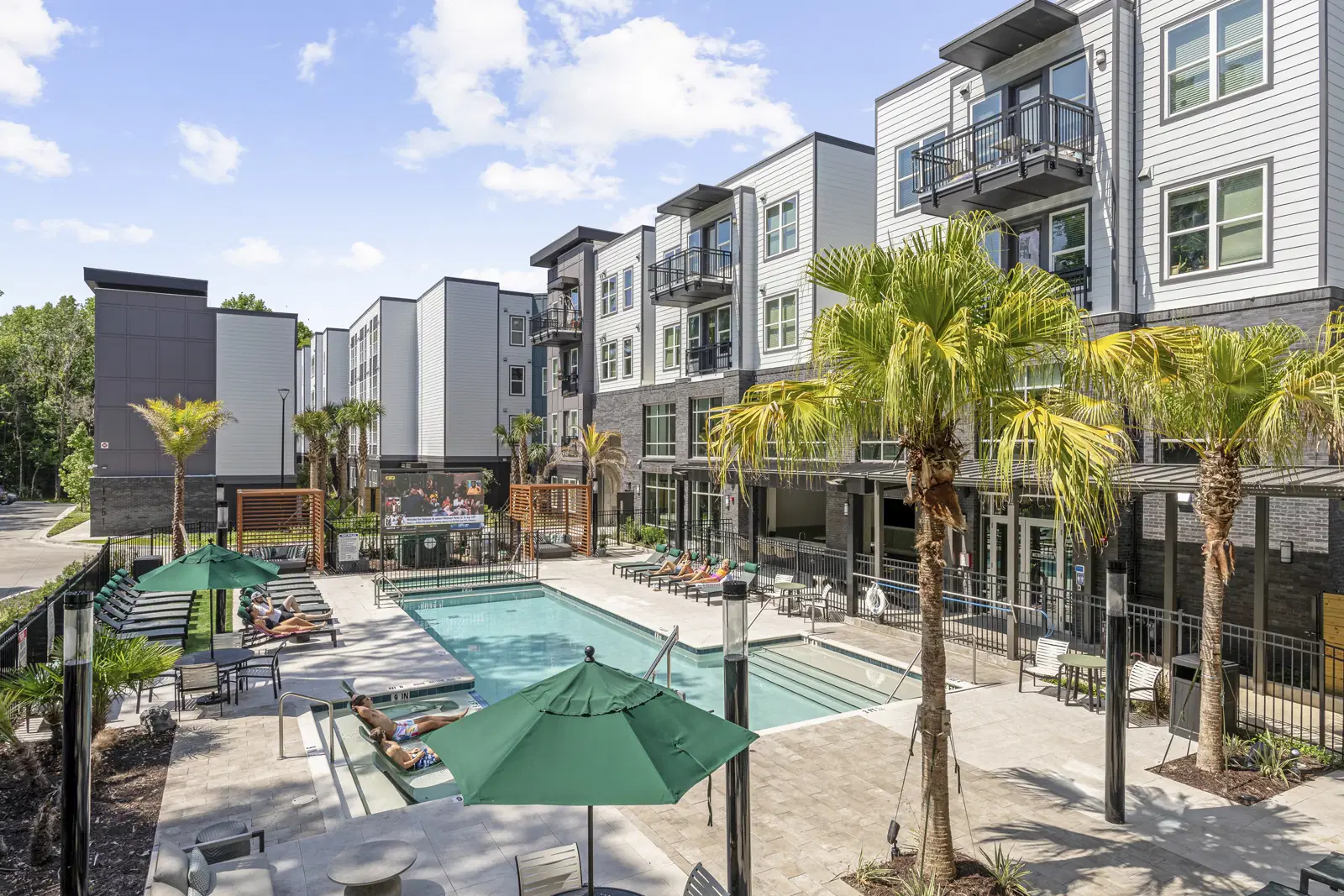 The Metropolitan Gainesville, Gainesville – Exterior