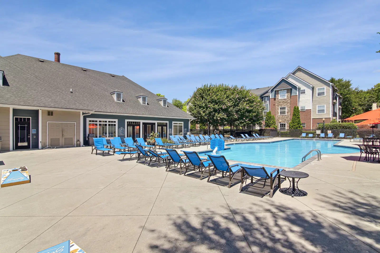 Society 865, Knoxville – Amenities