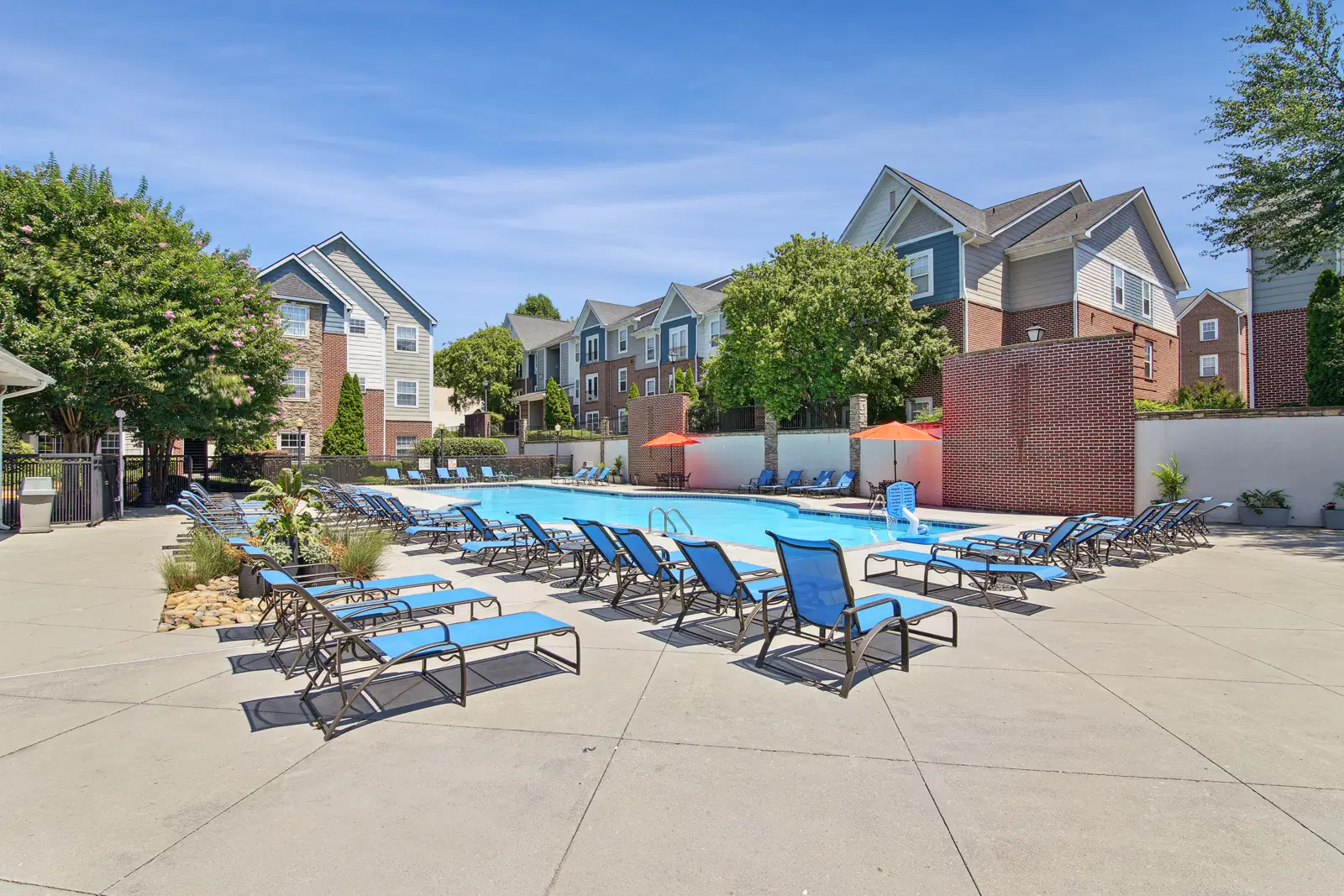 Society 865, Knoxville – Amenities