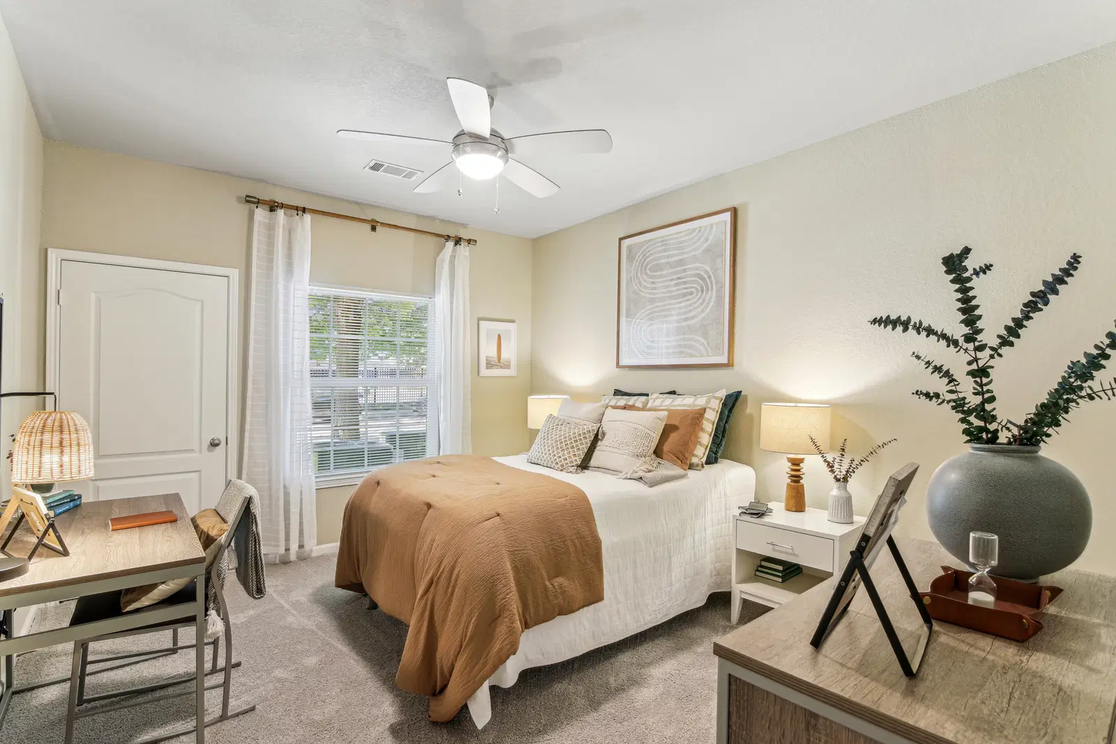Society 865, Knoxville – Alpha Room in 2 Bedroom 2 Bathroom