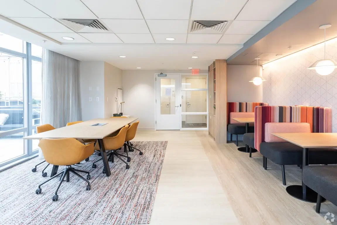The Essential, Baltimore – Common Area