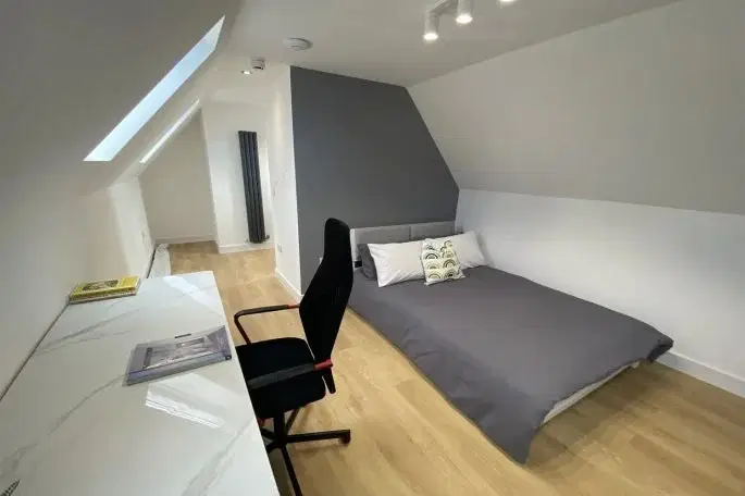 Sky Point One, Chilwell Road, Beeston, NG9 1EJ, Nottingham – Deluxe Studio