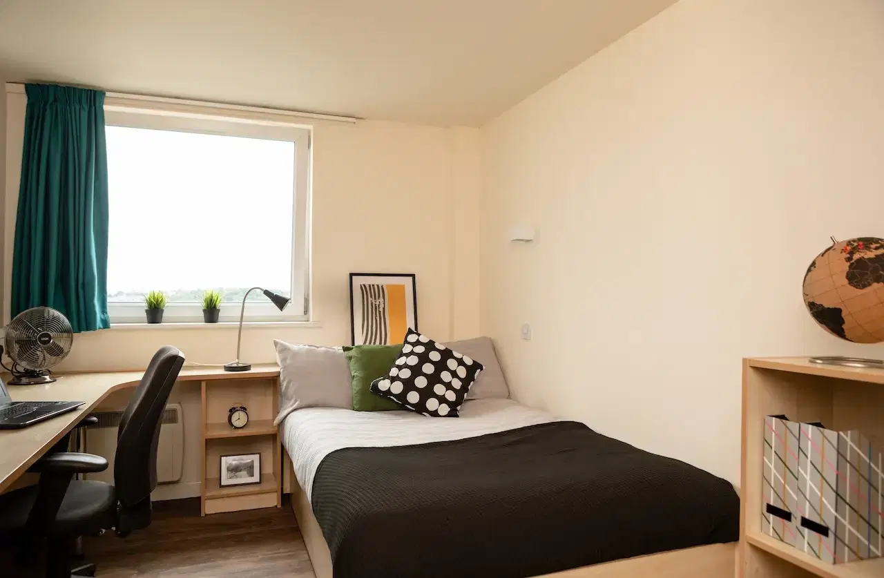 Burley Road, Leeds – Bronze Plus Ensuite