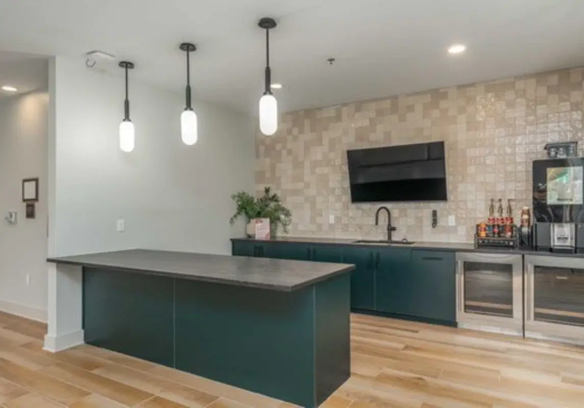 Peer on 7th, Columbus – Kitchen