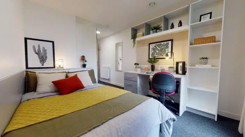 iQ Century Square, Sheffield – Copper En Suite