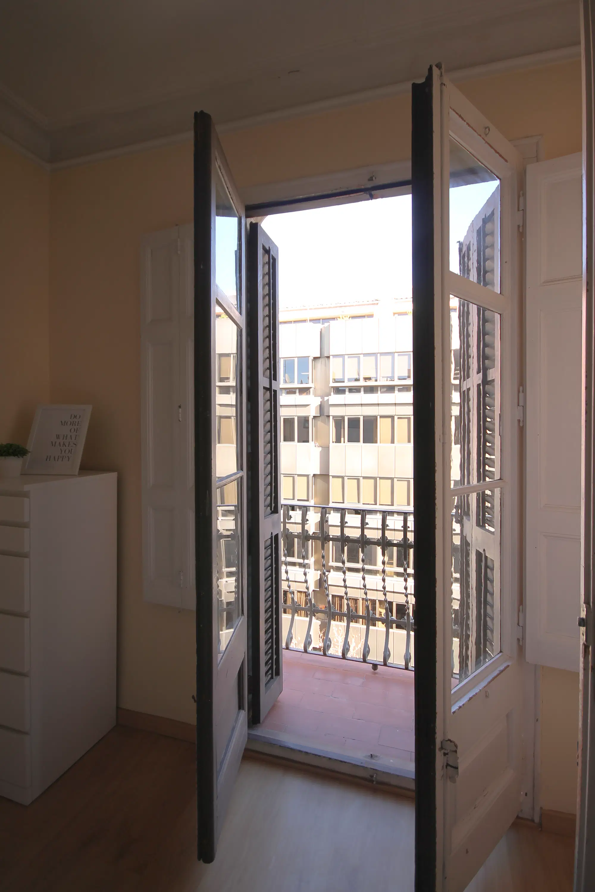 Carrer D'Aribau 153 4-1, Barcelona – Amenities