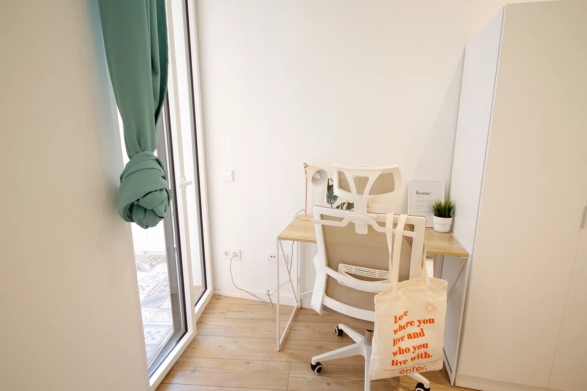 Poeta Cabanyes 14 Prinicpal 1 Izquierdo, Barcelona – Amenities