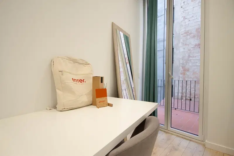 Poeta Cabanyes 14 Pricipal 2 Derecho, Barcelona – Amenities