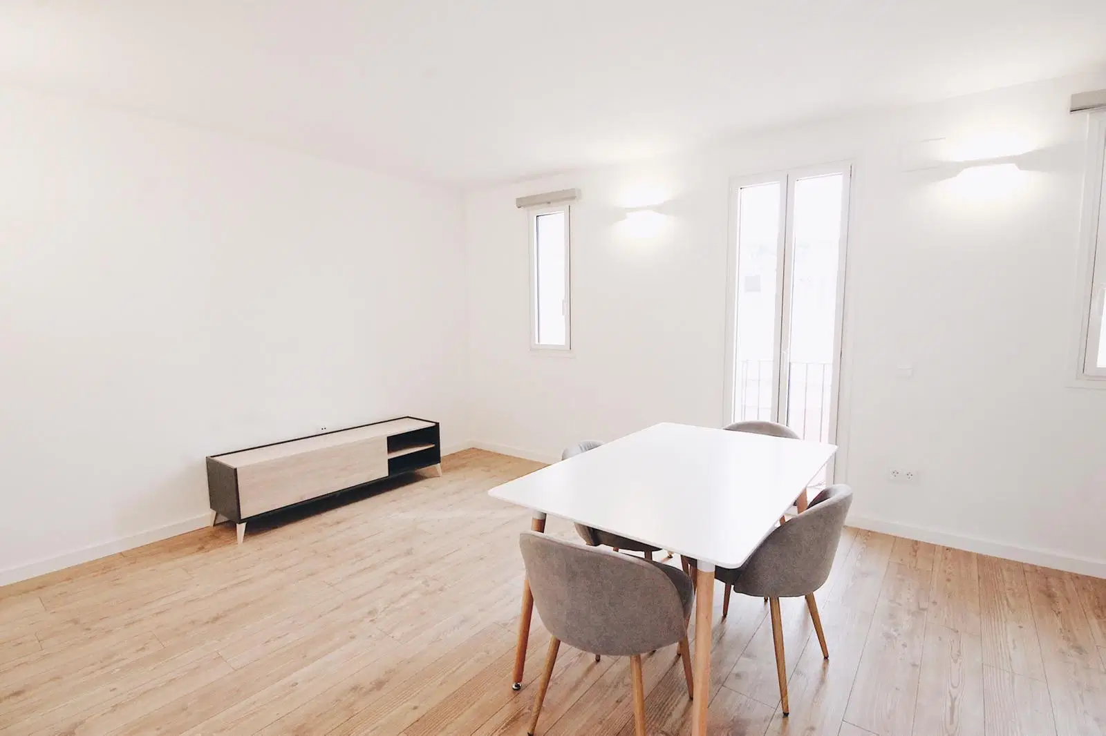 Poeta Cabanyes 14 Atico 1 - Derecho, Barcelona – Amenities