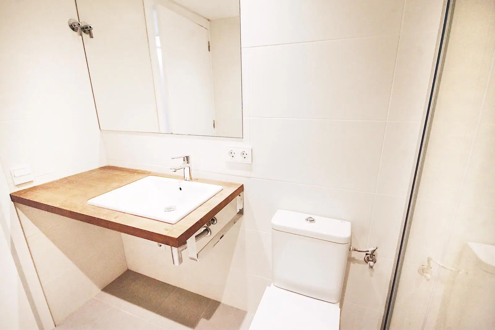 Poeta Cabanyes 14 Atico 1 - Derecho, Barcelona – Bathroom
