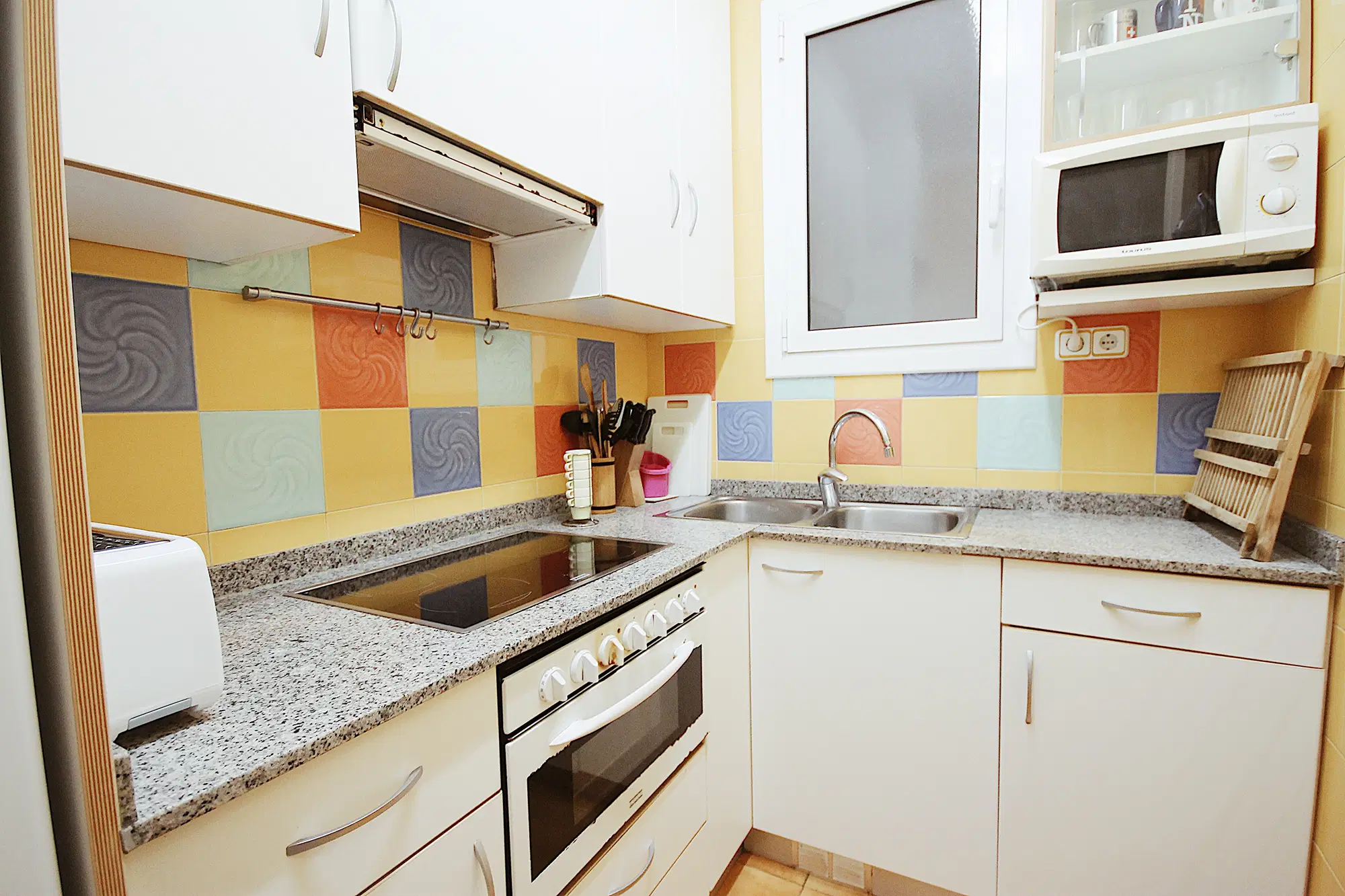 Pg. De St. Joan 163 PR-1 Gràcia, Barcelona – Kitchen
