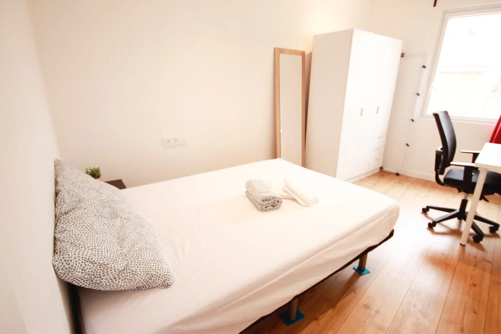 Poeta Cabanyes 14 3-1 Izquierdo, Barcelona – R0139