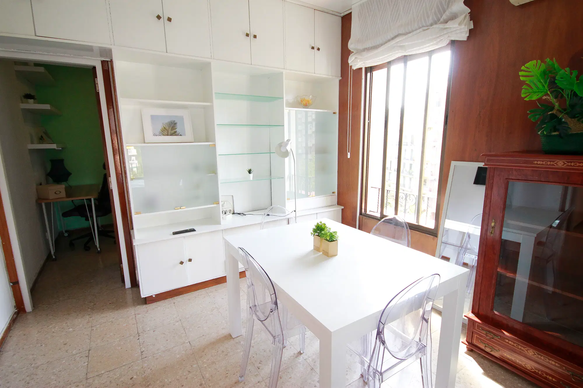 Av. del Parallel 130 L'Eixample, Barcelona – Amenities