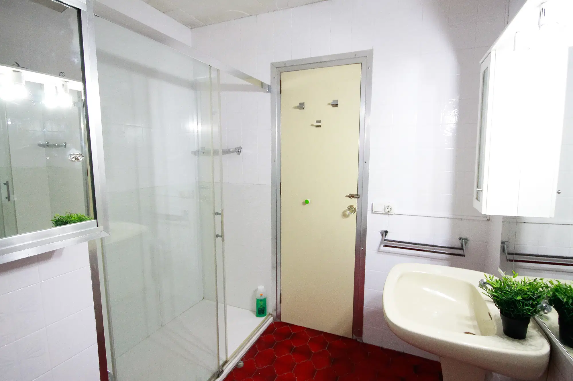 C/ De Sicília 220 Eixample, Barcelona – Bathroom