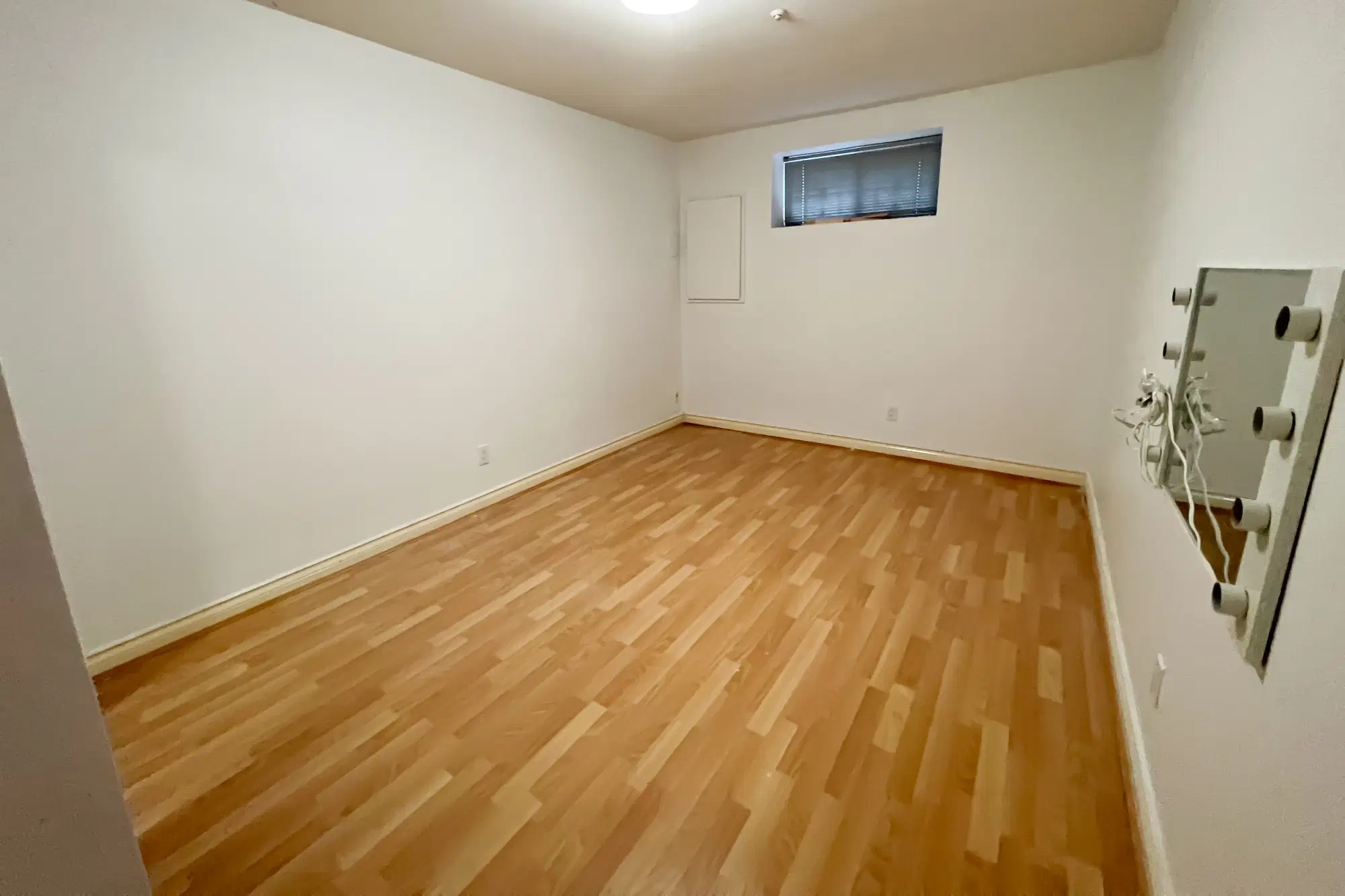 7487 Granville St, Vancouver – Shannon Basement Room (1 Bed 1 Bath)
