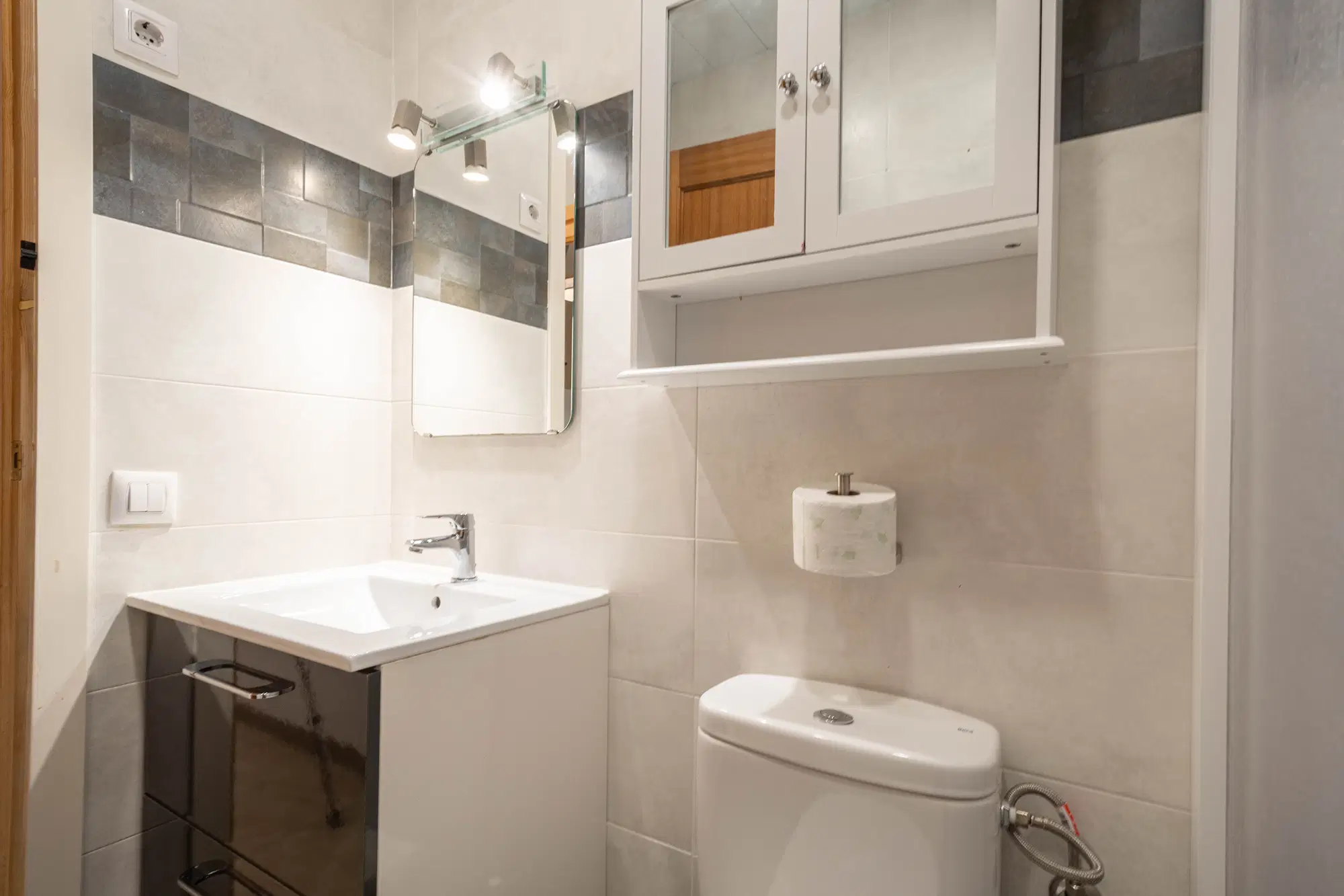 Passatge De Font 4 Bajos 2 L'Eixample, Barcelona – Bathroom
