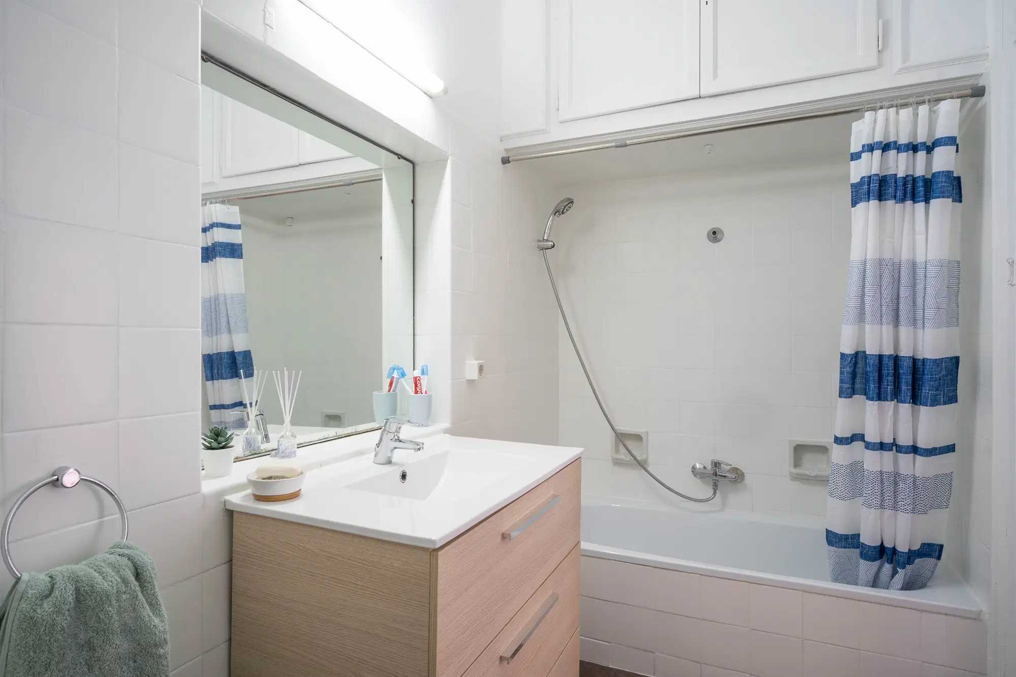 C/ De Balmes 52 Pr-1º L'Eixample, Barcelona – Bathroom