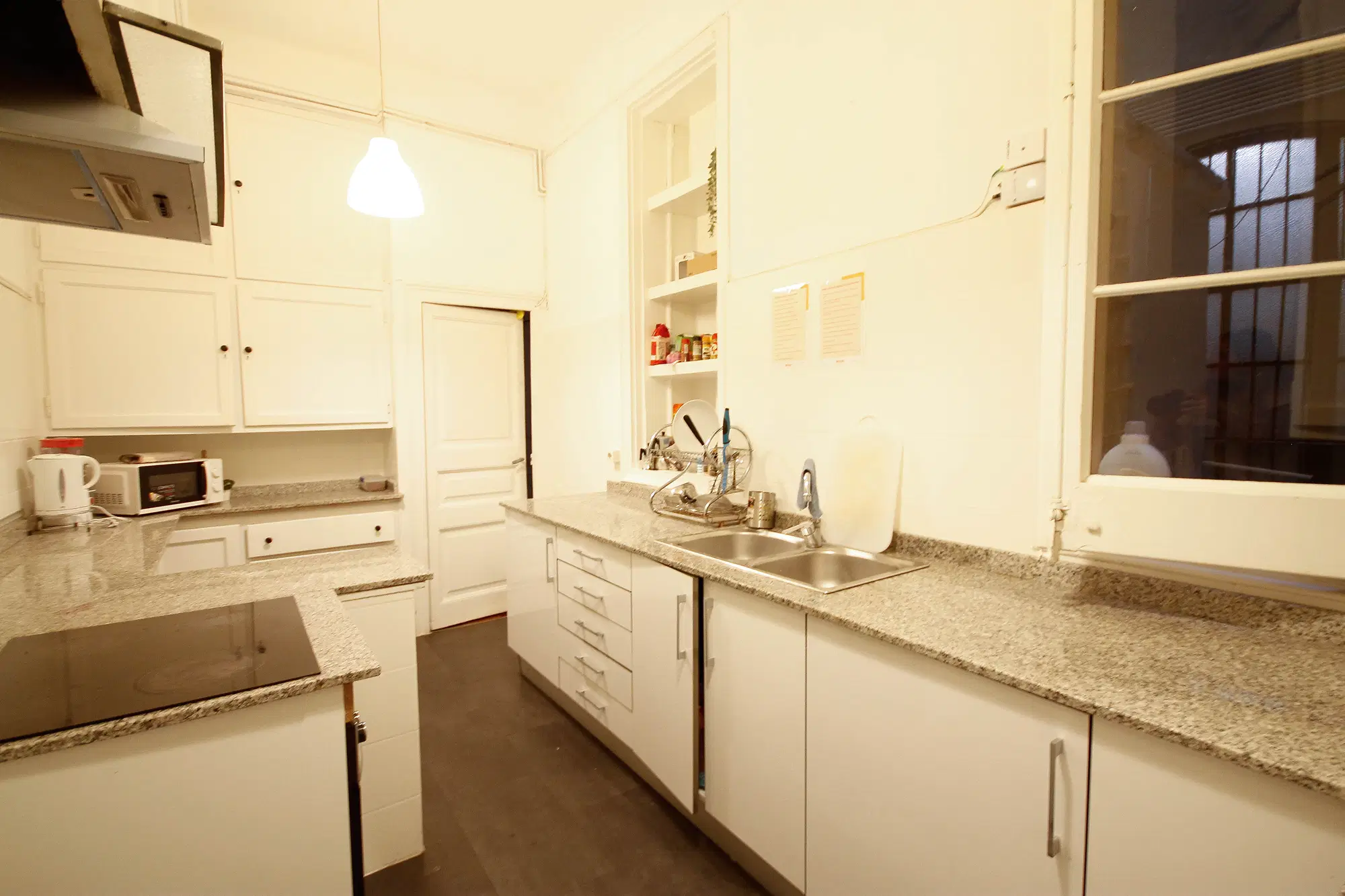 C/ De Balmes 52 Pr-1º L'Eixample, Barcelona – Kitchen
