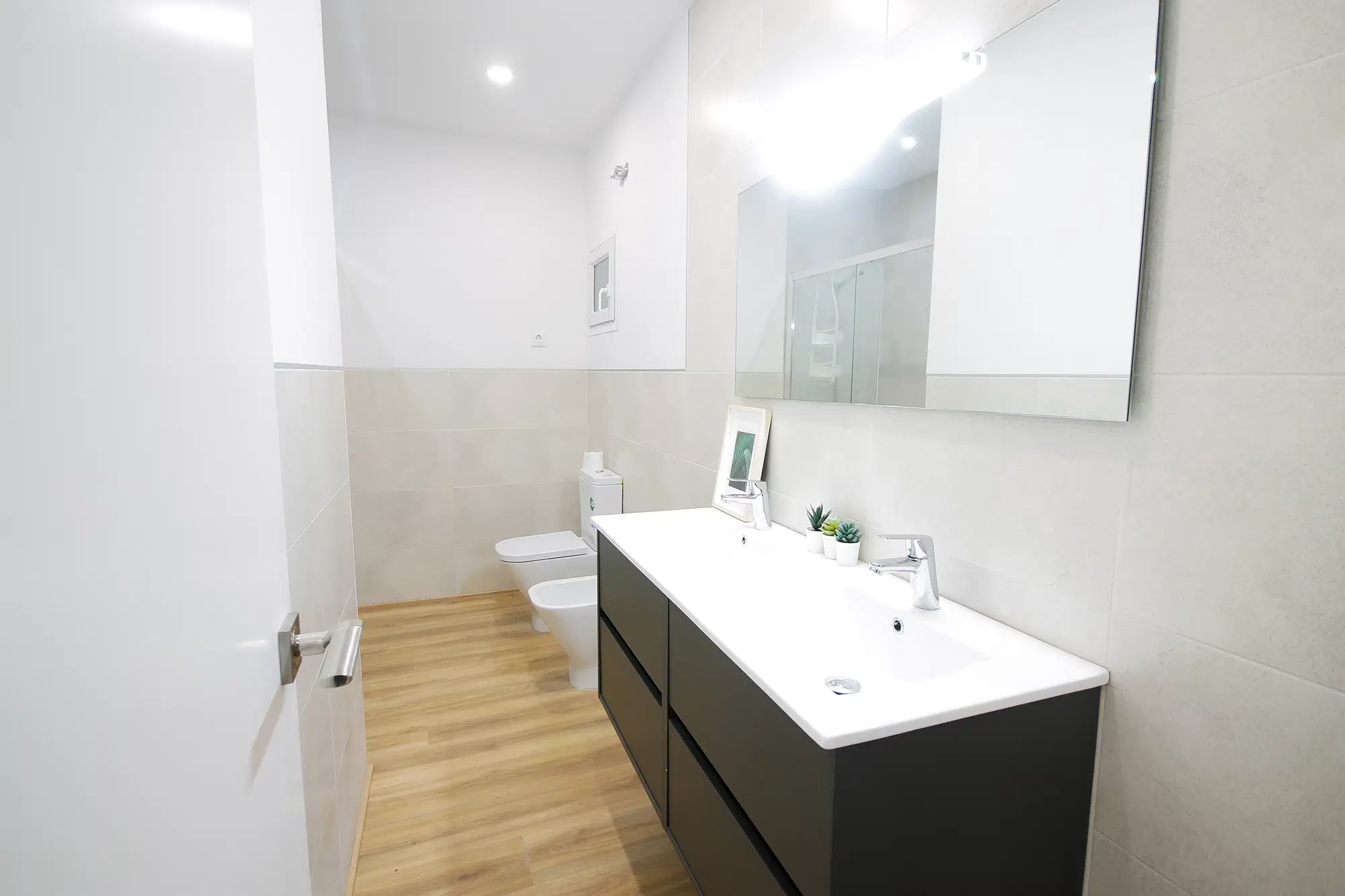 Carrer De La Riera De Sant Miquel 5 Pr-1 Gràcia, Barcelona – Bathroom