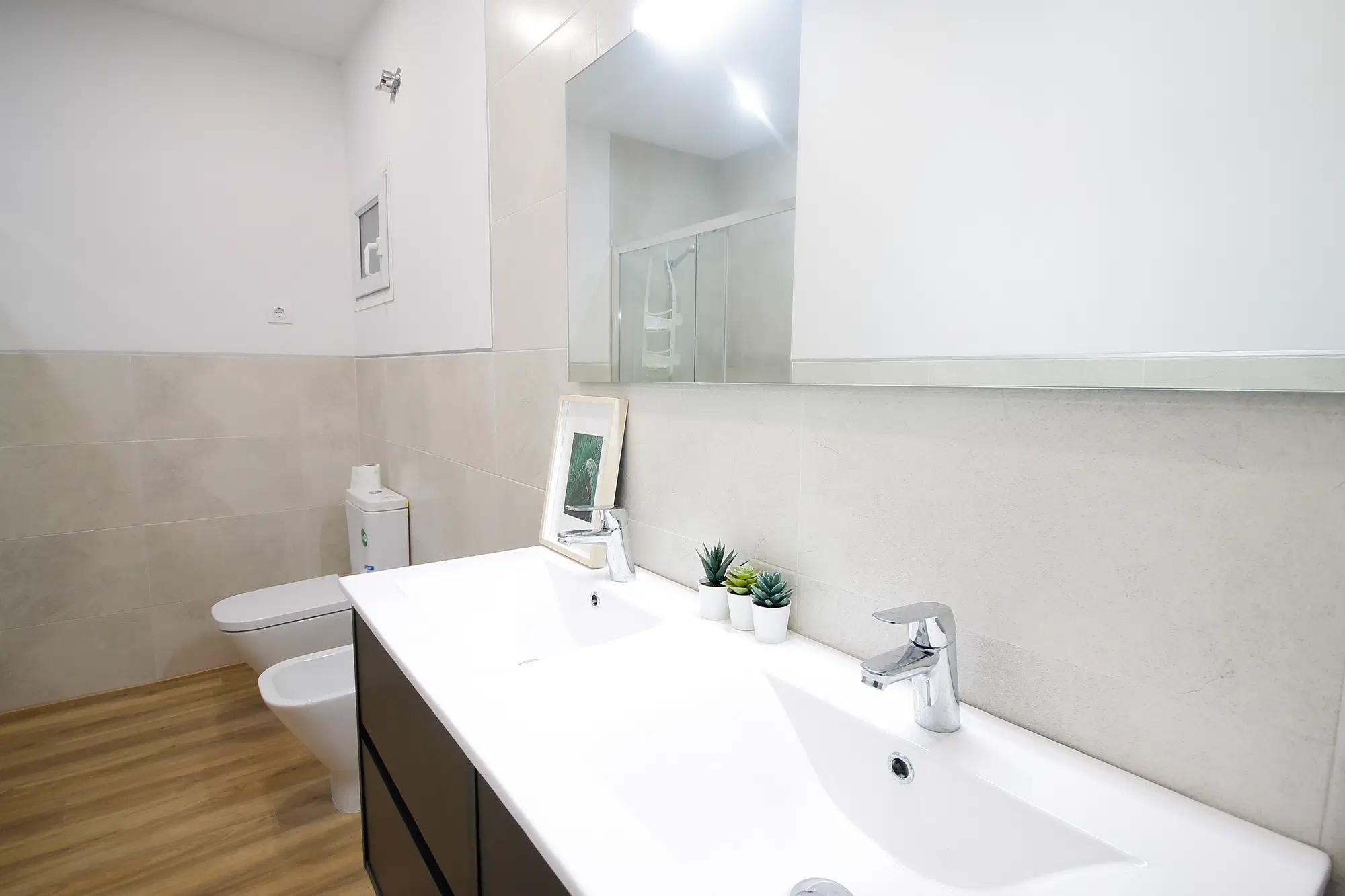 Carrer De La Riera De Sant Miquel 5 Pr-1 Gràcia, Barcelona – Bathroom