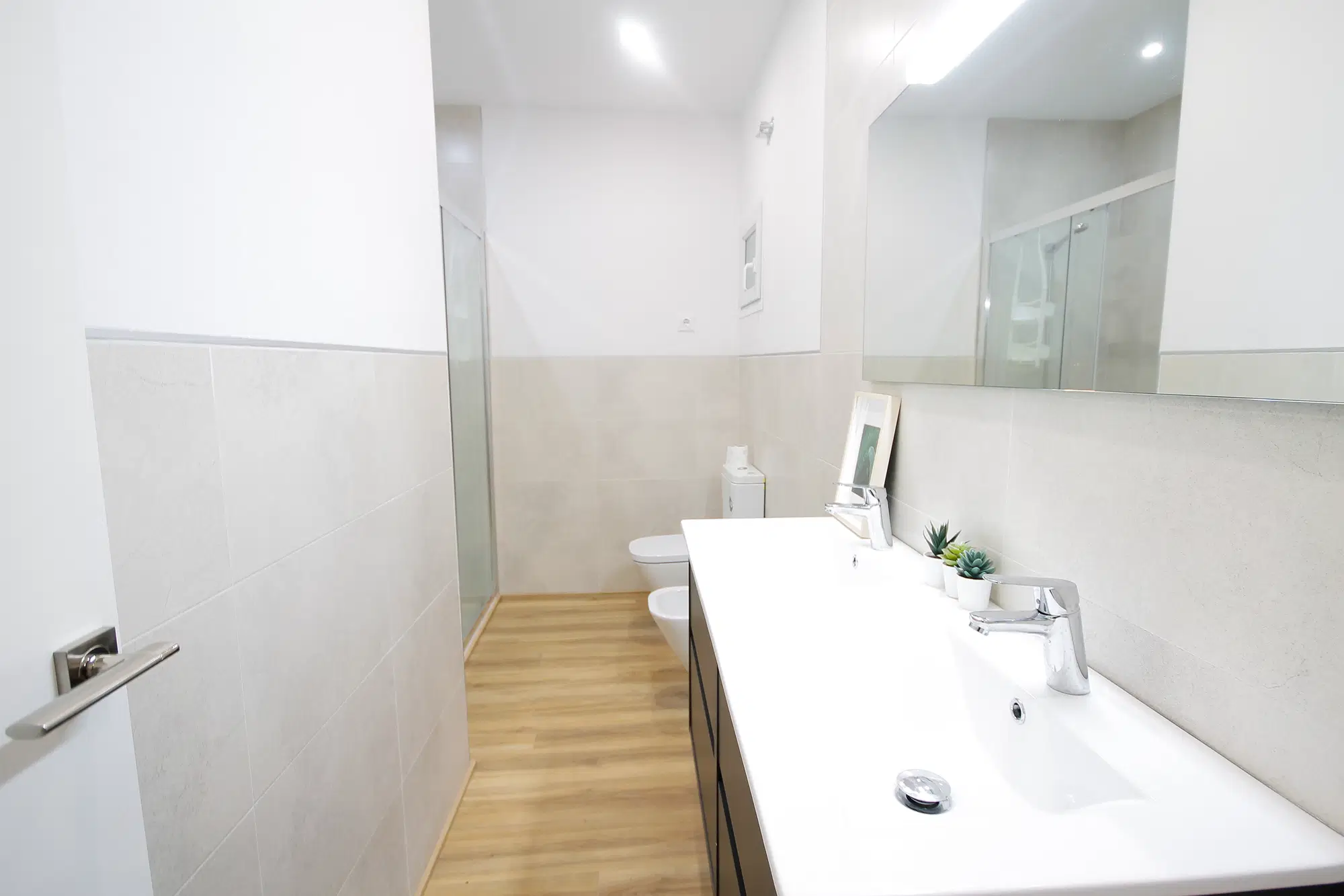 Carrer De La Riera De Sant Miquel 5 Pr-1 Gràcia, Barcelona – Bathroom