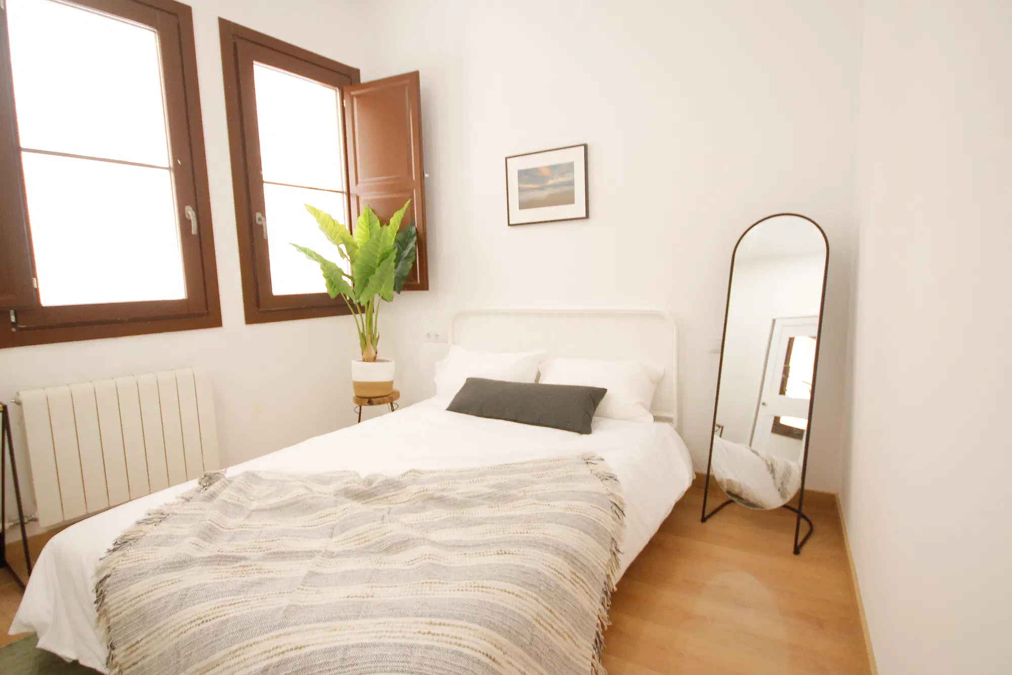 Carrer De Santa Madrona 27 1º Ciutat Vella, Barcelona – F1A1R2
