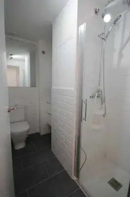 Carrer De Santa Madrona 27 2º Ciutat Vella, Barcelona – Bathroom