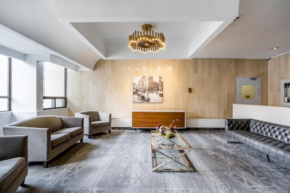 Johnson's Hundred Wellesley, Toronto – Common Area
